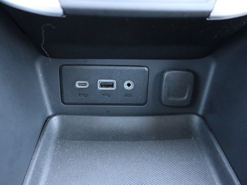 Used 2023 GMC Terrain SLE w/ Driver Convenience Package FWD image 17