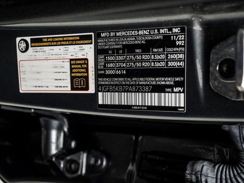 Used 2023 Mercedes-Benz GLE 450 4MATIC w/ Premium Package image 39