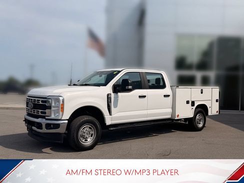 Used 2023 Ford F250 XL w/ Snow Plow/Camper Package AWD/4WD image 2