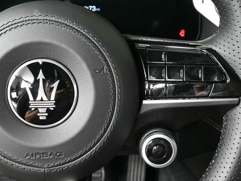 New 2025 Maserati Grecale Folgore image 12