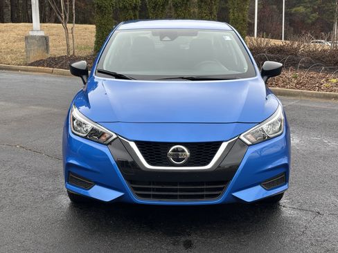 Used 2022 Nissan Versa S image 3