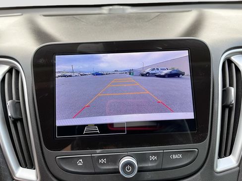 Used 2025 Chevrolet Malibu LS FWD image 14