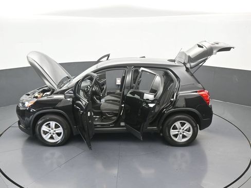 Used 2022 Chevrolet Trax LS w/ Tint and Cruise Package AWD/4WD image 49