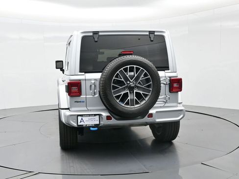 Used 2022 Jeep Wrangler Unlimited Sahara image 8