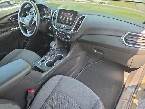 Used 2023 Chevrolet Equinox LT AWD/4WD image 18