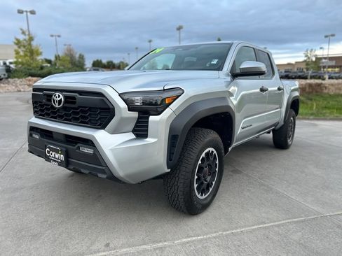 Used 2024 Toyota Tacoma TRD Off-Road AWD/4WD image 3