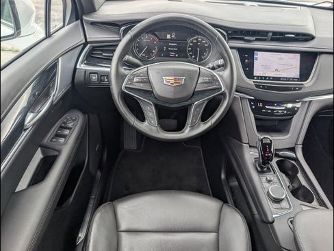 Used 2025 Cadillac XT5 Premium Luxury AWD/4WD image 9