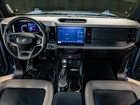 Used 2024 Ford Bronco Wildtrak image 19