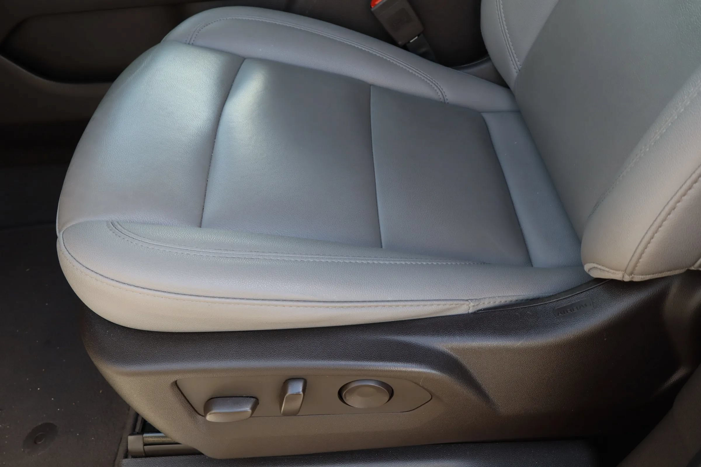 Used 2024 Chevrolet Tahoe LT RWD image 19