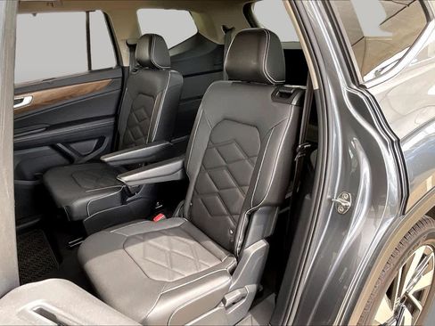 Used 2024 Volkswagen Atlas SE FWD image 21