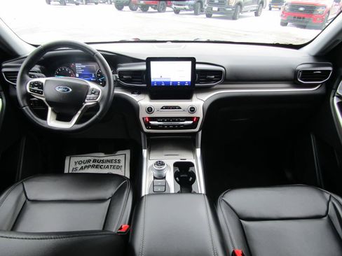 Used 2023 Ford Explorer XLT w/ Equipment Group 202A image 12