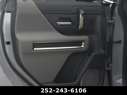 Used 2025 GMC Hummer EV 3X AWD/4WD image 39