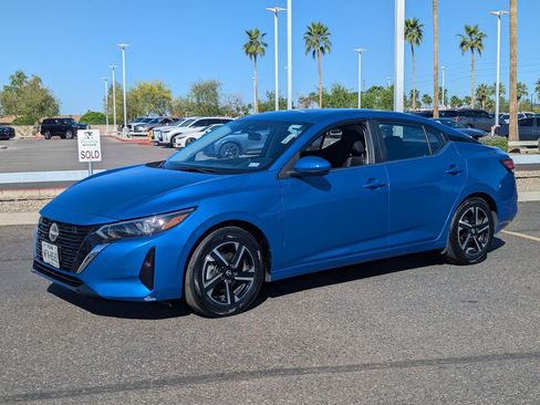 Certified 2025 Nissan Sentra SV image 2