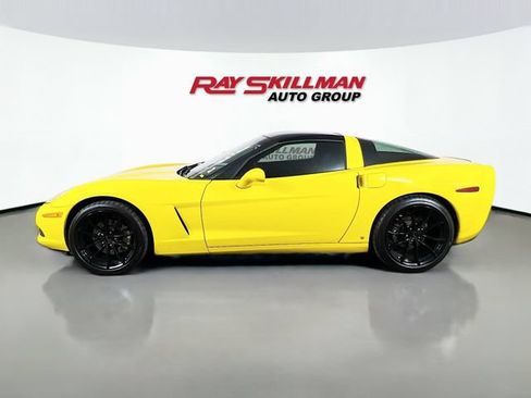 Used 2007 Chevrolet Corvette Coupe w/ Preferred Equipment Group RWD image 4