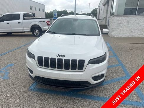 Used 2019 Jeep Cherokee Latitude Plus AWD/4WD image 2
