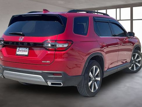 Used 2025 Honda Pilot Touring image 6