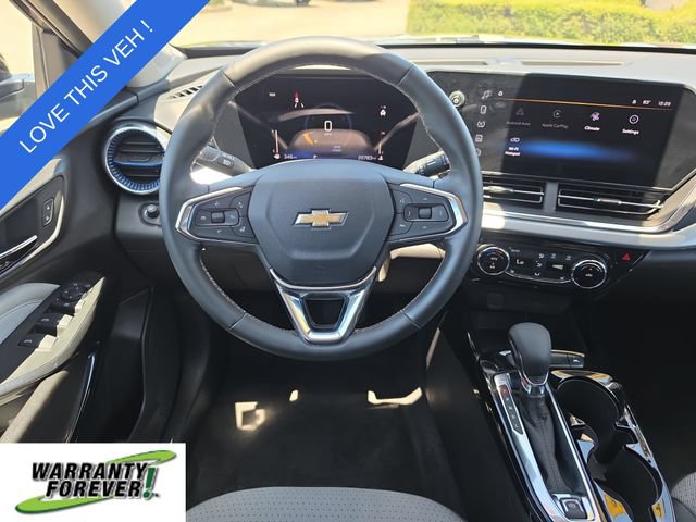 Used 2025 Chevrolet Trax LT w/ LT Convenience Package FWD image 9