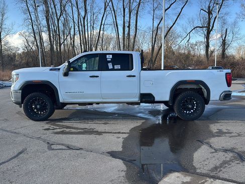 Used 2023 GMC Sierra 2500 Pro image 2