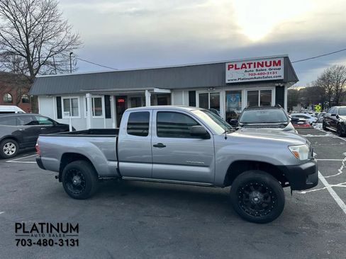 Used 2014 Toyota Tacoma 2WD Access Cab w/ Convenience Package image 2