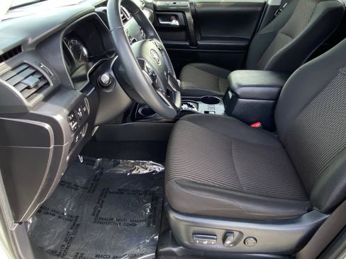 Certified 2024 Toyota 4Runner TRD Off-Road image 28