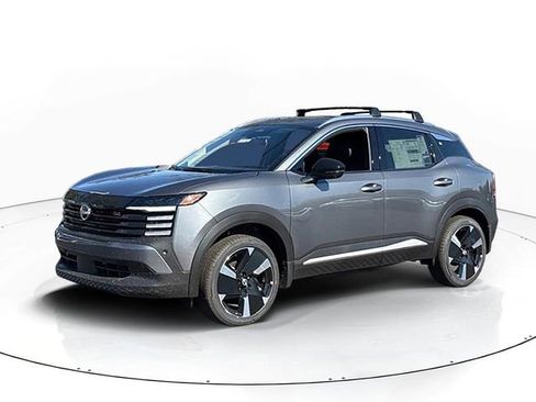 New 2026 Nissan Kicks SR w/ Cold Weather Package image 2