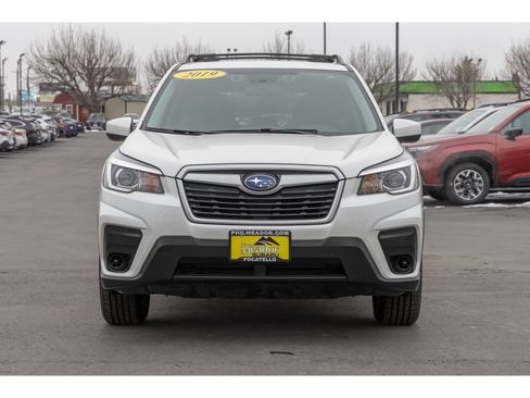 Used 2019 Subaru Forester Premium image 8
