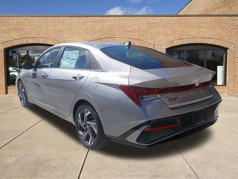 New 2025 Hyundai Elantra Limited image 6