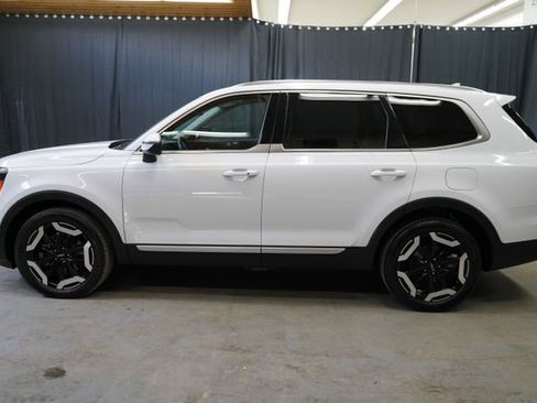 Used 2023 Kia Telluride EX w/ EX Captain's Chair Package AWD/4WD image 4
