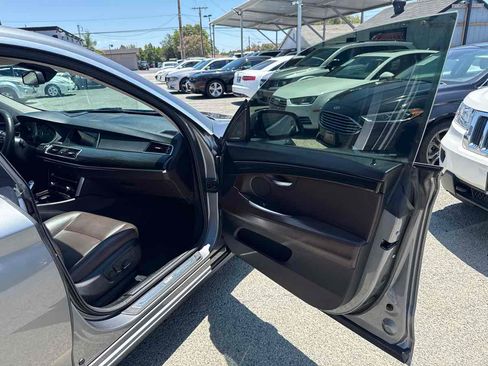 Used 2017 BMW 535i xDrive w/ Luxury Line AWD/4WD image 24