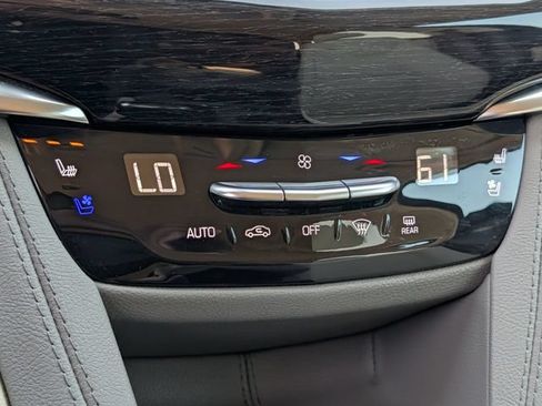 Used 2025 Cadillac XT6 Premium Luxury w/ Technology Package FWD image 18