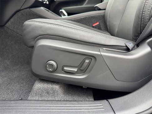 New 2026 Volvo XC40 B5 Plus w/ Protection Package Premier image 26