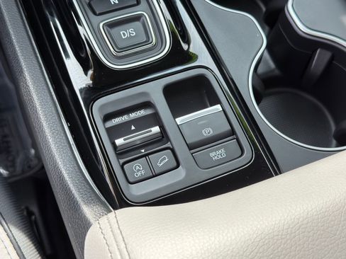 Used 2025 Honda Pilot Elite image 29