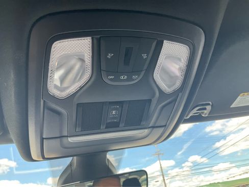 Used 2022 RAM 1500 Big Horn AWD/4WD image 14