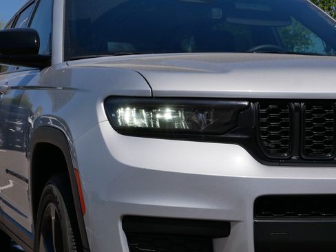Used 2023 Jeep Grand Cherokee L Laredo AWD/4WD image 16