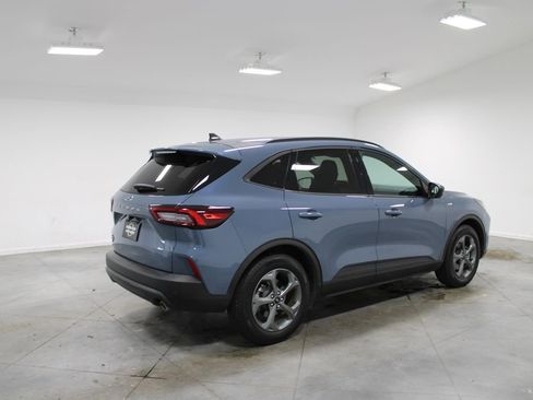 Used 2025 Ford Escape ST-Line w/ Tech Pack #1 FWD image 9