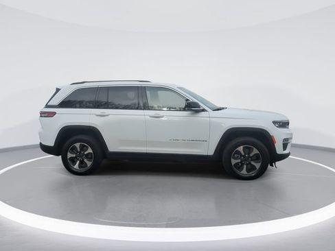 Used 2022 Jeep Grand Cherokee Limited 4xe w/ Luxury Tech Group II AWD/4WD image 9