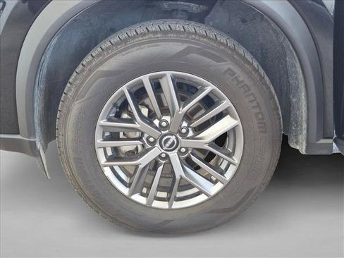 Used 2024 Nissan Rogue S AWD/4WD image 14