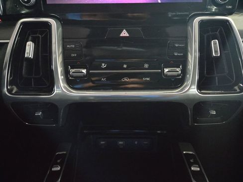 Used 2022 Kia Sorento SX image 25