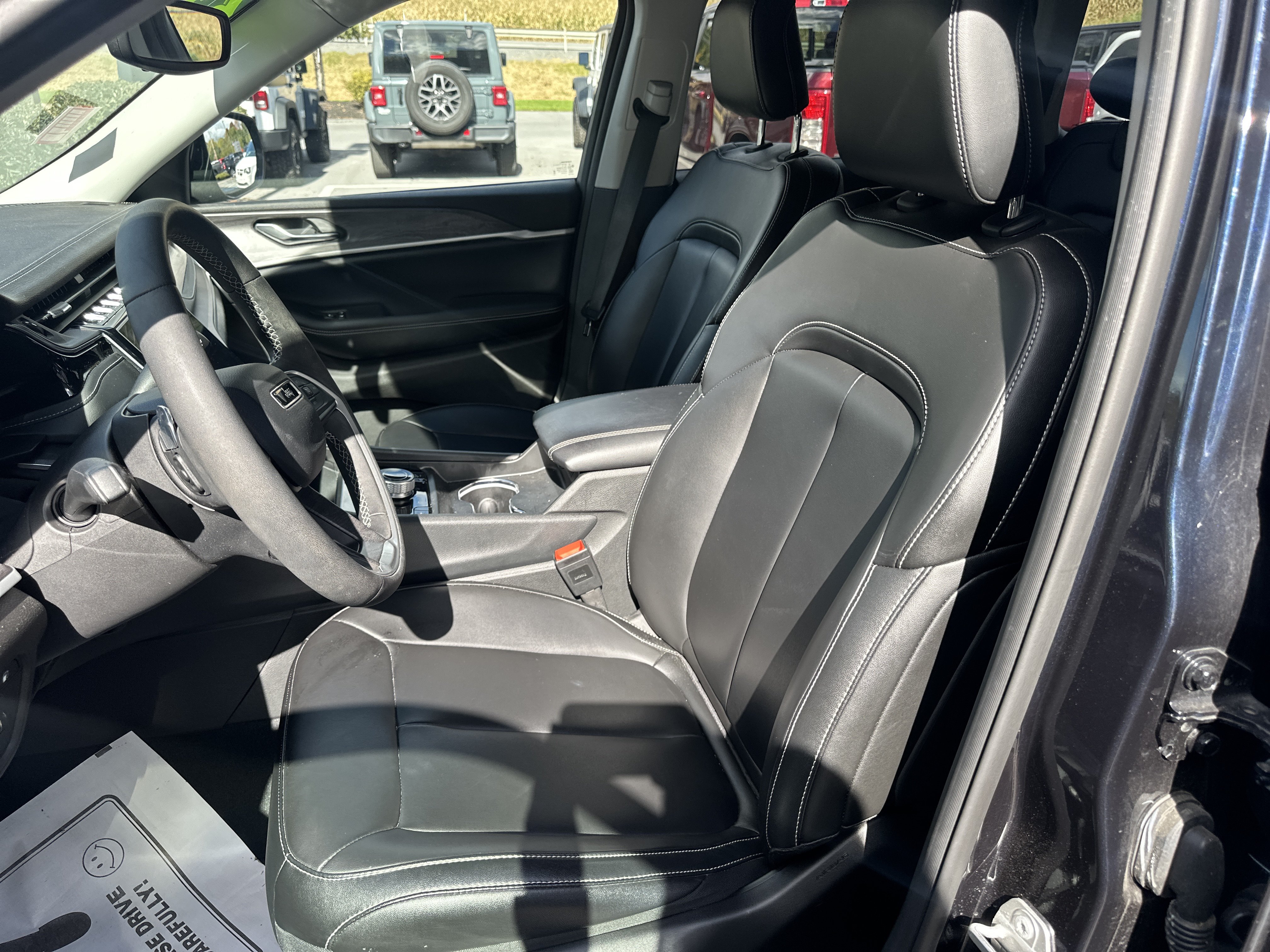 Used 2024 Jeep Grand Cherokee Limited 4xe AWD/4WD image 12
