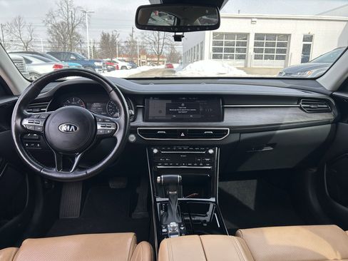 Used 2020 Kia Cadenza Limited image 9