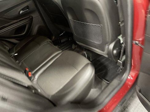 Used 2021 Buick Encore Preferred AWD/4WD image 17