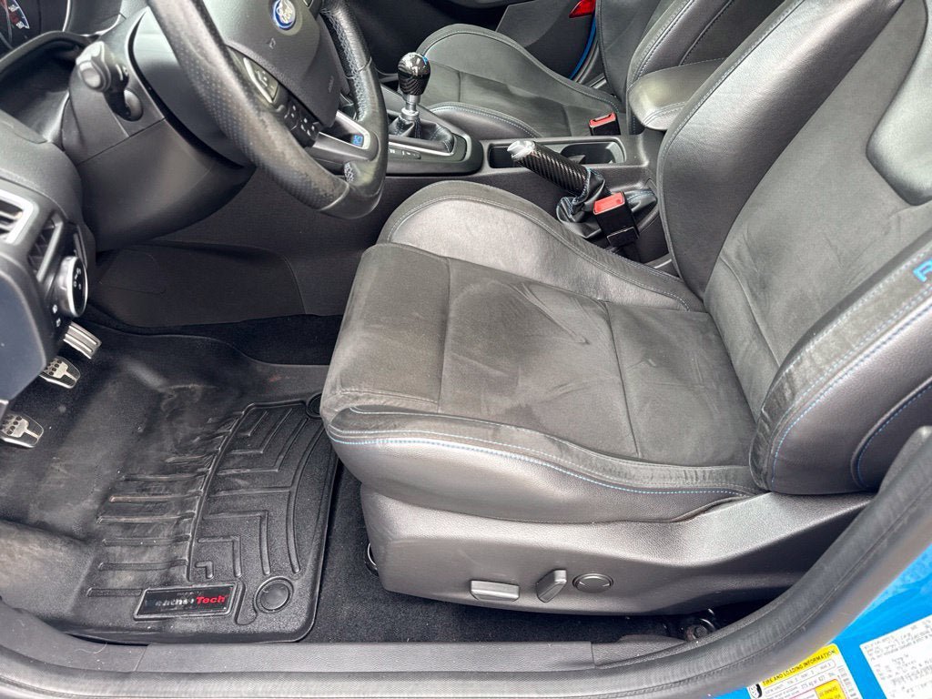 Used 2017 Ford Focus RS AWD/4WD image 27