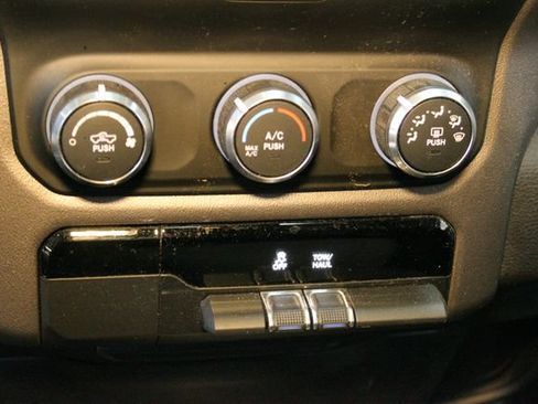 Used 2019 RAM 1500 Big Horn AWD/4WD image 22