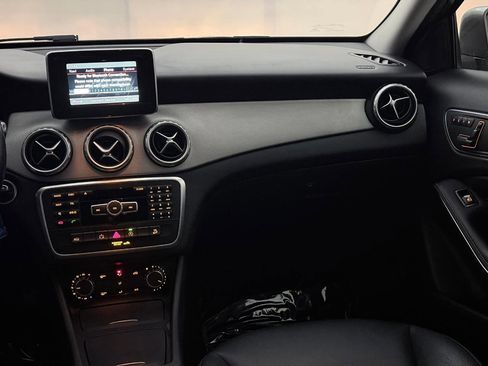 Used 2015 Mercedes-Benz GLA 250 4MATIC image 27