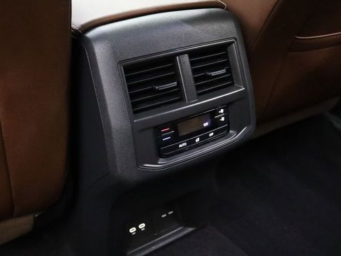 Used 2023 Volkswagen Atlas SEL AWD/4WD image 11