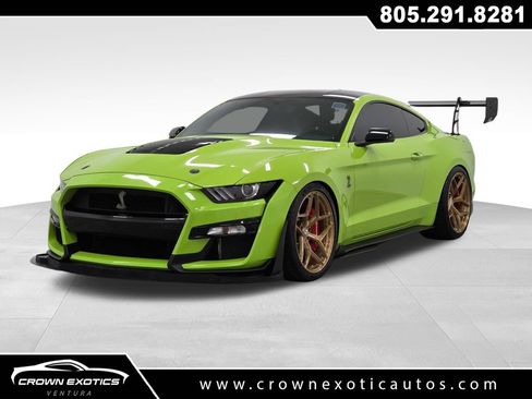 Used 2020 Ford Mustang Shelby GT500 w/ Technology Package RWD image 3