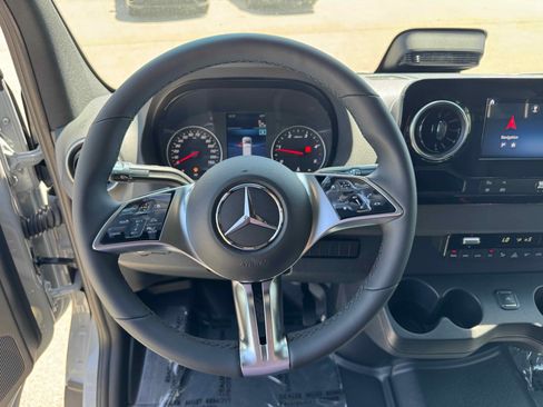 New 2025 Mercedes-Benz Sprinter 2500 image 17