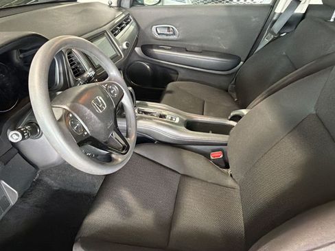 Used 2017 Honda HR-V EX image 10