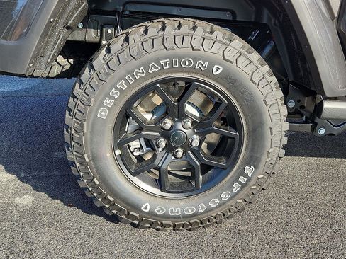 New 2025 Jeep Gladiator Sport image 5