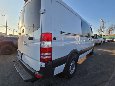 Used 2017 Mercedes-Benz Sprinter 2500 image 4